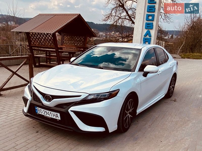 Седан Toyota Camry 2022 в Теребовлі Седан Toyota Camry 2022 в Теребовлі
