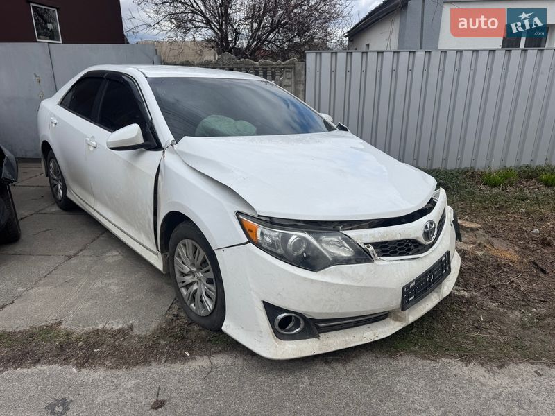 Седан Toyota Camry 2012 в Киеве