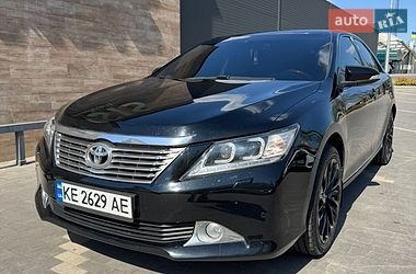 Седан Toyota Camry 2013 в Виннице