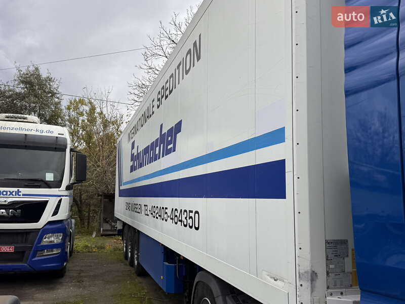 Рефрижератор полуприцеп Schmitz Cargobull Cargobull 2002 в Черновцах