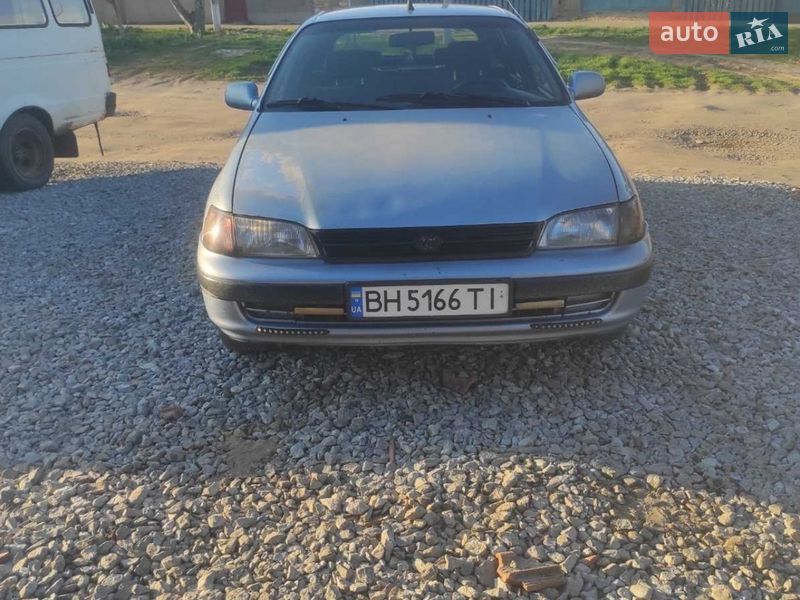 Седан Toyota Carina E 1992 в Раздельной