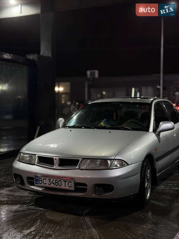 Седан Mitsubishi Carisma 1997 в Перемышлянах