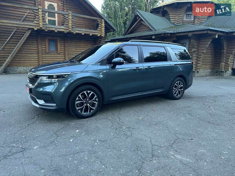 Мінівен Kia Carnival 2020 в Києві