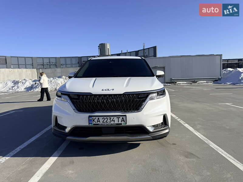 Минивэн Kia Carnival 2023 в Киеве