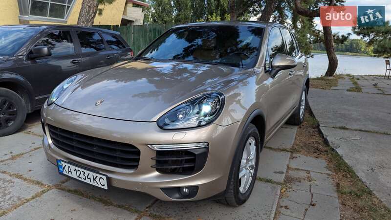 Внедорожник / Кроссовер Porsche Cayenne 2015 в Киеве