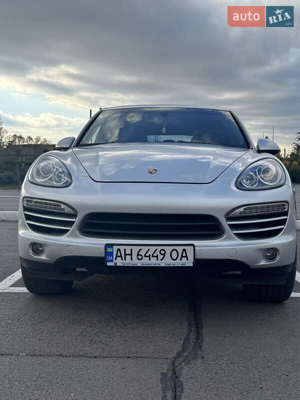 Позашляховик / Кросовер Porsche Cayenne 2012 в Луцьку
