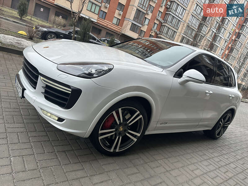Внедорожник / Кроссовер Porsche Cayenne 2016 в Днепре