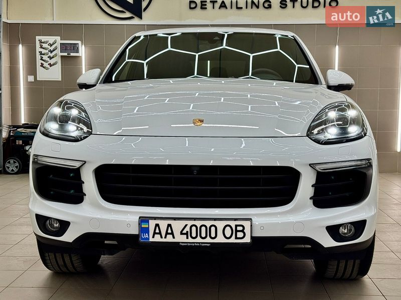 Внедорожник / Кроссовер Porsche Cayenne 2016 в Киеве