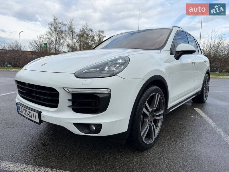 Внедорожник / Кроссовер Porsche Cayenne 2015 в Киеве