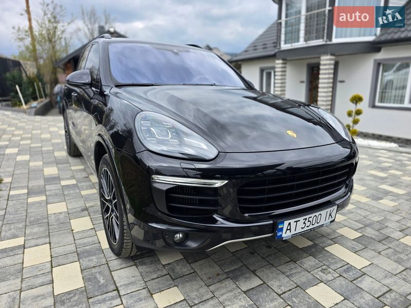 Позашляховик / Кросовер Porsche Cayenne 2015 в Косові
