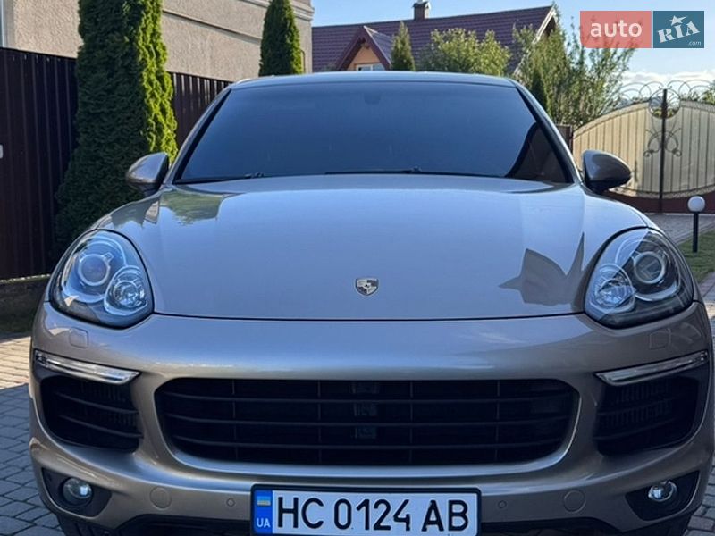 Внедорожник / Кроссовер Porsche Cayenne 2015 в Львове
