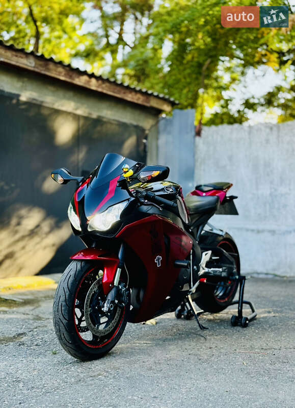 Спортбайк Honda CBR 1000RR 2010 в Одессе Спортбайк Honda CBR 1000RR 2010 в Одессе