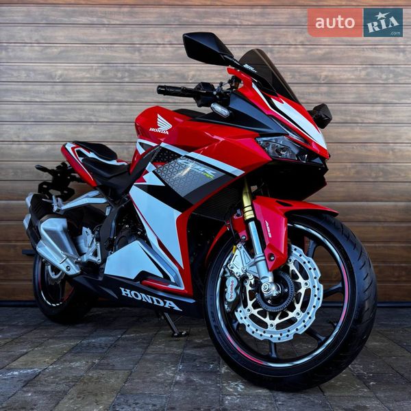 Спортбайк Honda CBR 250RR 2017 в Белой Церкви Спортбайк Honda CBR 250RR 2017 в Белой Церкви