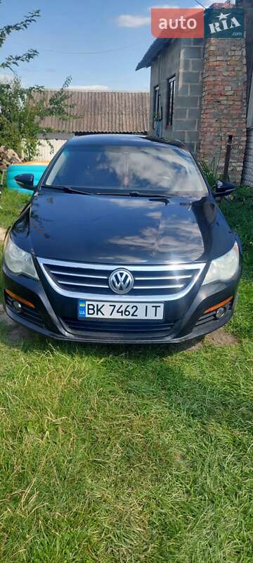 Седан Volkswagen CC / Passat CC 2010 в Ровно