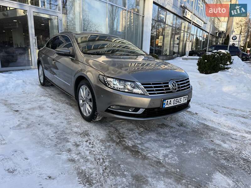 Купе Volkswagen CC / Passat CC 2012 в Киеве