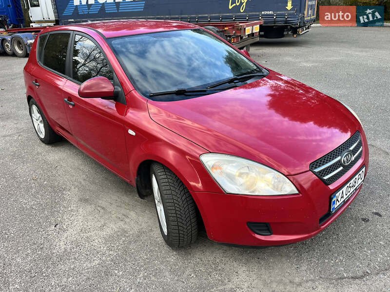 Хетчбек Kia Ceed 2008 в Києві Хетчбек Kia Ceed 2008 в Києві