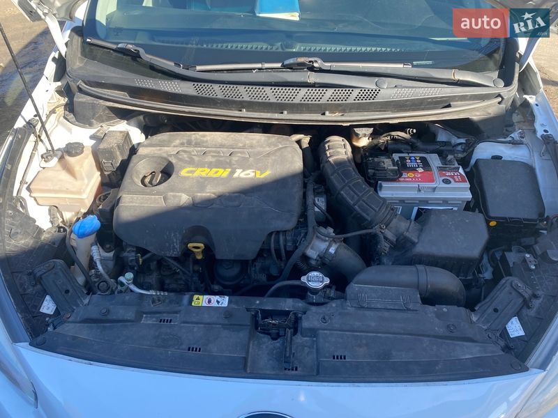 Хэтчбек Kia Ceed 2013 в Вышгороде