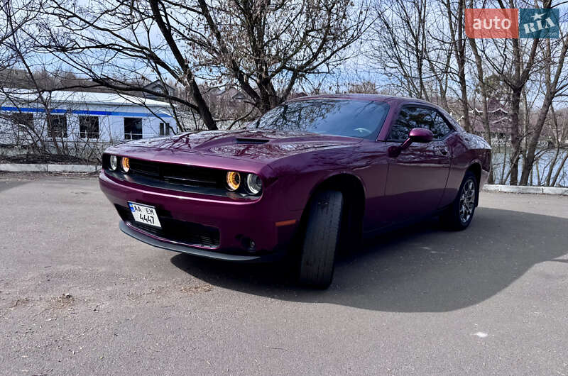 Купе Dodge Challenger 2017 в Киеве