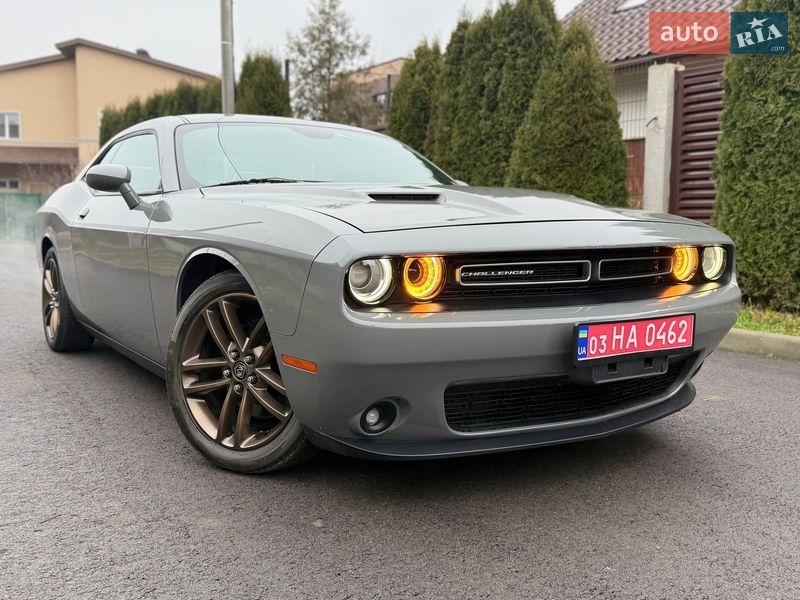 Купе Dodge Challenger 2017 в Киеве