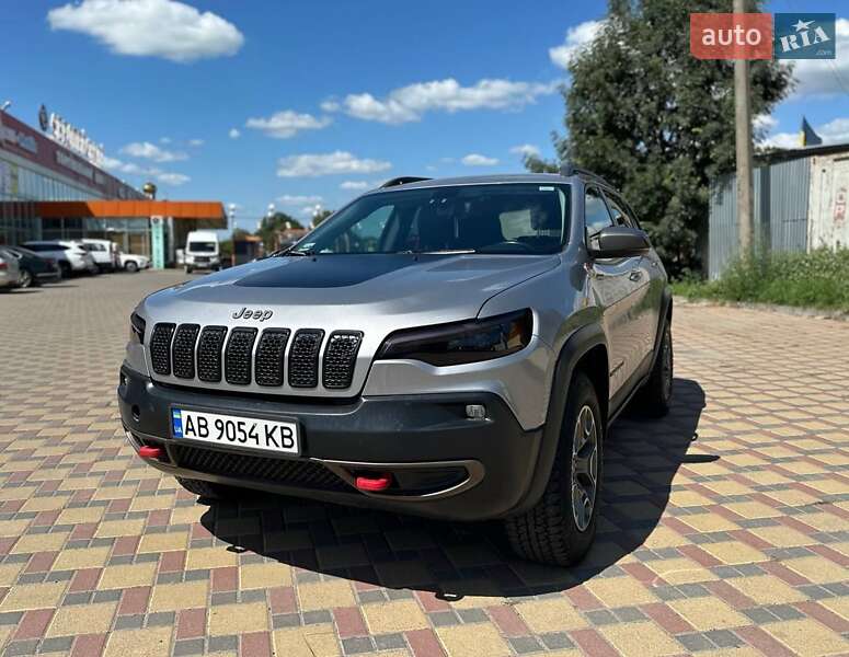 Внедорожник / Кроссовер Jeep Cherokee 2020 в Гайсине