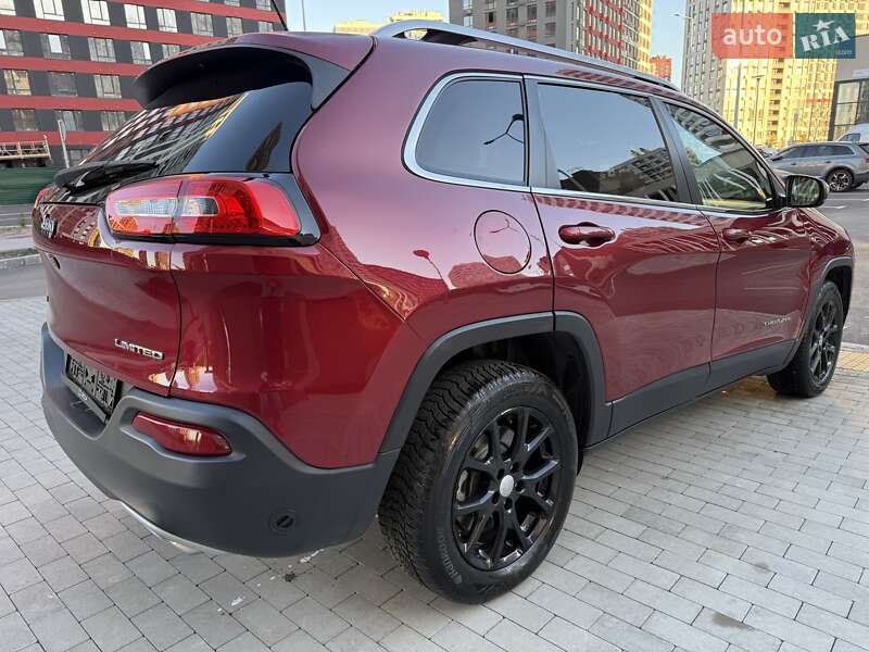 Позашляховик / Кросовер Jeep Cherokee 2016 в Києві