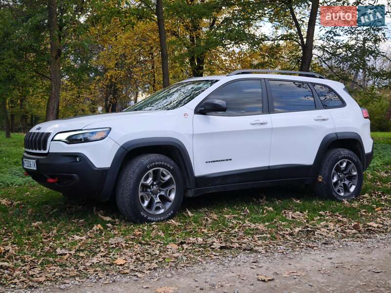 Внедорожник / Кроссовер Jeep Cherokee 2018 в Надворной
