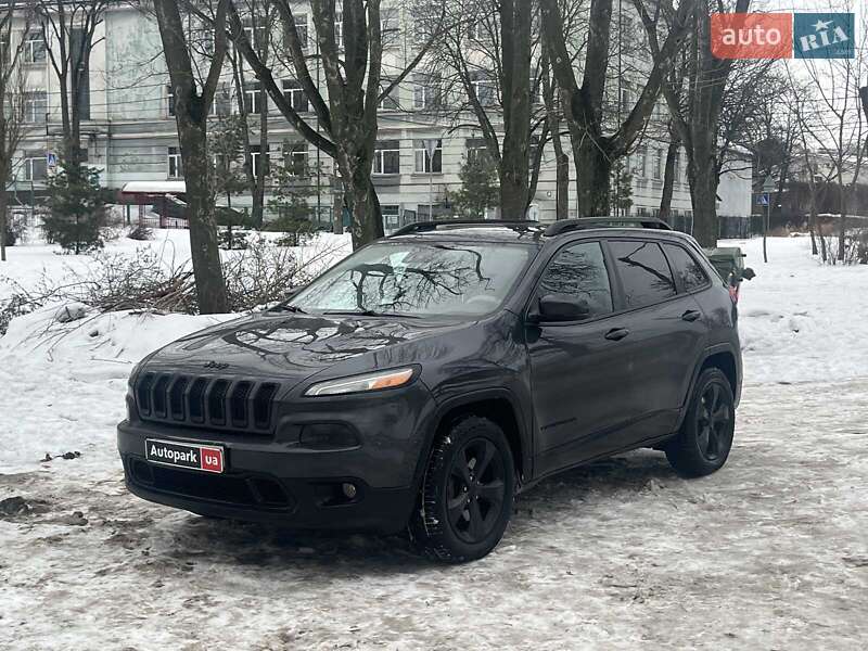 Внедорожник / Кроссовер Jeep Cherokee 2015 в Киеве