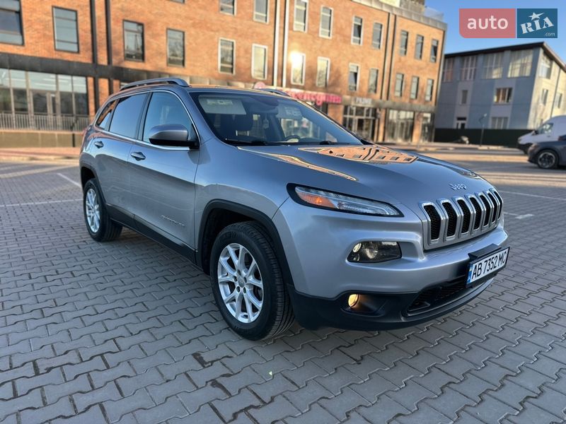Внедорожник / Кроссовер Jeep Cherokee 2016 в Виннице