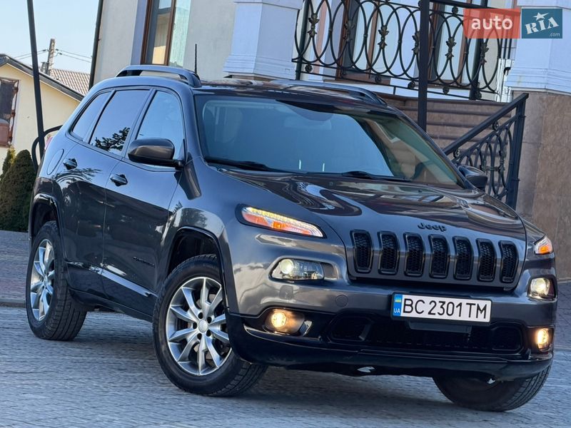 Внедорожник / Кроссовер Jeep Cherokee 2017 в Дрогобыче Внедорожник / Кроссовер Jeep Cherokee 2017 в Дрогобыче