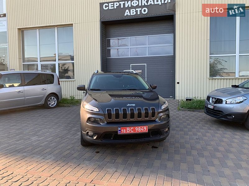 Внедорожник / Кроссовер Jeep Cherokee 2015 в Ровно