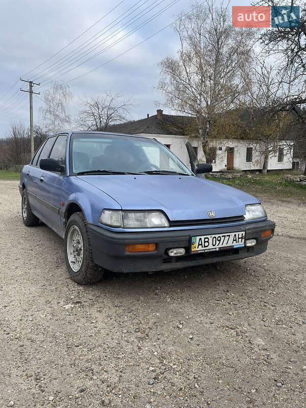 Седан Honda Civic 1988 в Могилів-Подільському Седан Honda Civic 1988 в Могилів-Подільському