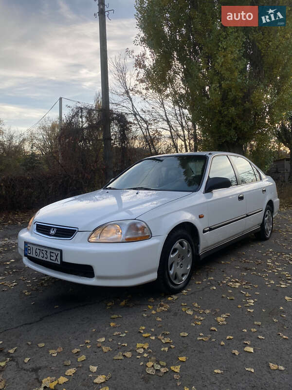 Седан Honda Civic 1998 в Полтаве Седан Honda Civic 1998 в Полтаве