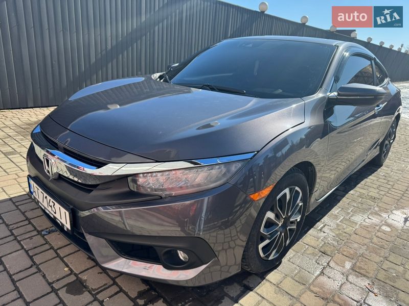 Купе Honda Civic 2017 в Ивано-Франковске