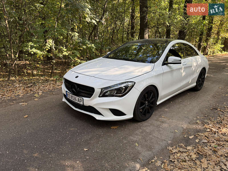 Седан Mercedes-Benz CLA-Class 2013 в Запоріжжі Седан Mercedes-Benz CLA-Class 2013 в Запоріжжі