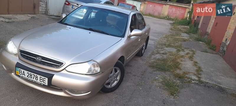 Седан Kia Clarus 1999 в Кропивницькому