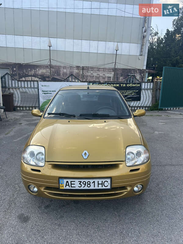 Седан Renault Clio Symbol 2001 в Запоріжжі