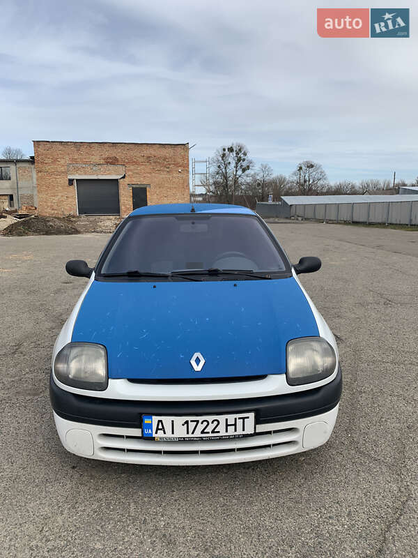 Хэтчбек Renault Clio 2000 в Киеве