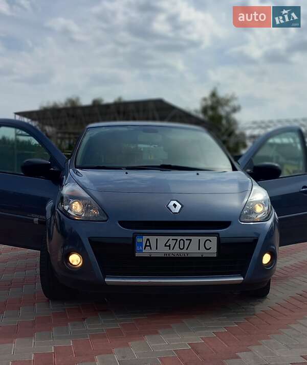 Хэтчбек Renault Clio 2010 в Белой Церкви Хэтчбек Renault Clio 2010 в Белой Церкви