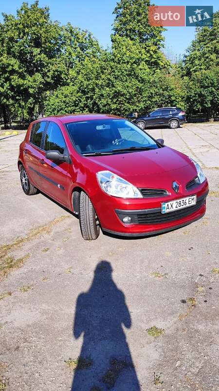Хетчбек Renault Clio 2007 в Харкові Хетчбек Renault Clio 2007 в Харкові