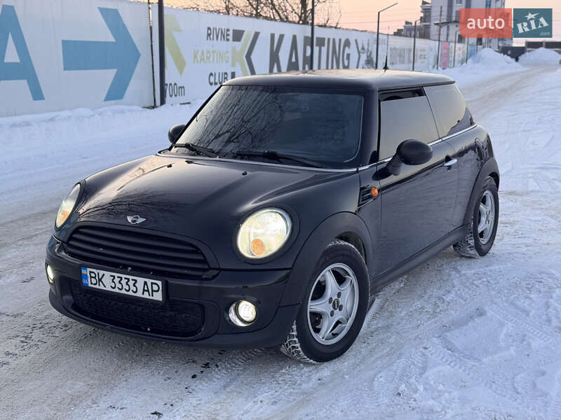 Хэтчбек MINI Cooper 2011 в Ровно