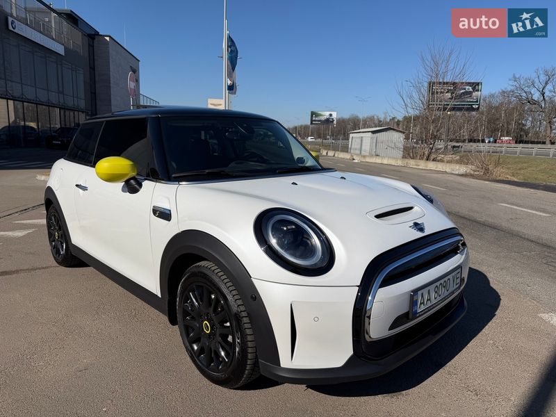 Хэтчбек MINI Cooper 2023 в Киеве
