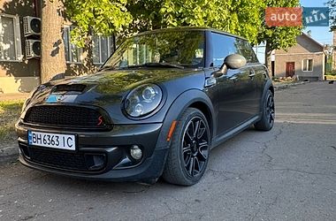 Хэтчбек MINI Cooper 2012 в Измаиле