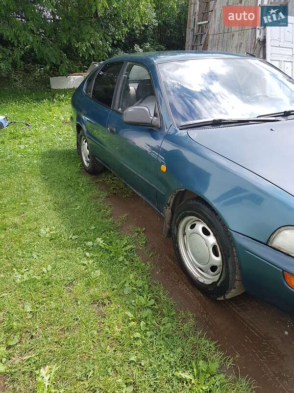 Лифтбек Toyota Corolla 1993 в Надворной