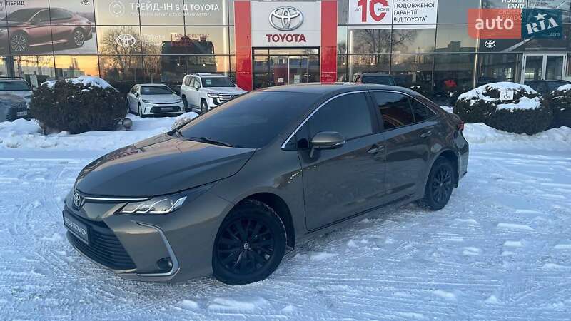 Седан Toyota Corolla 2021 в Хмельницком