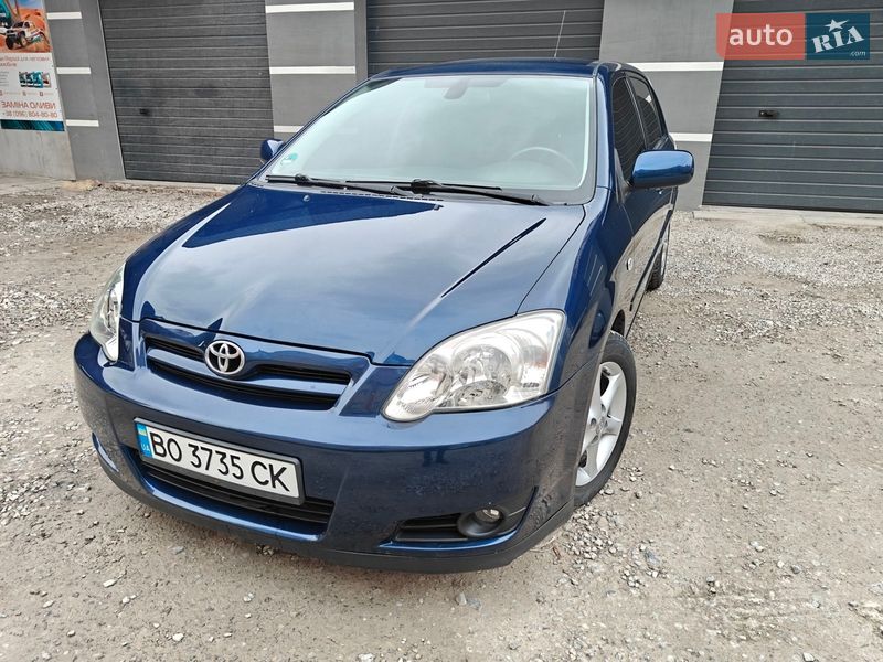 Хэтчбек Toyota Corolla 2004 в Тернополе