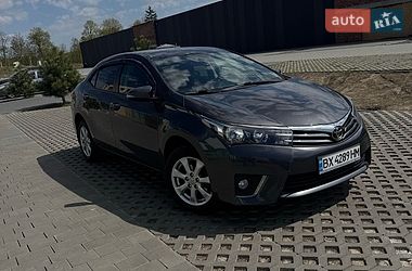 Седан Toyota Corolla 2013 в Хмельницькому