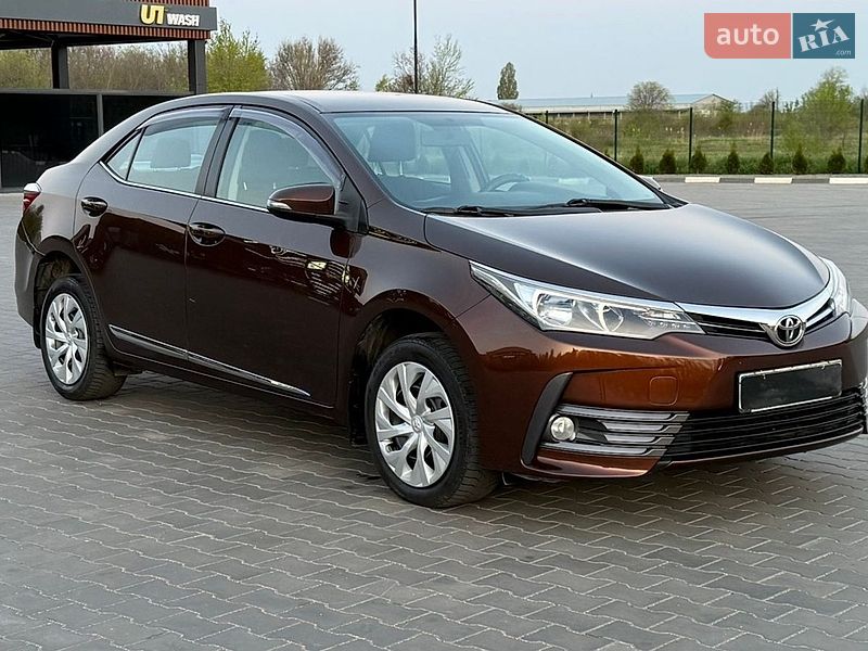 Седан Toyota Corolla 2016 в Желтых Водах