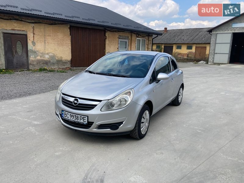 Хэтчбек Opel Corsa 2009 в Львове