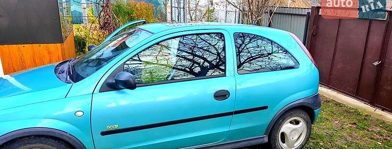 Хэтчбек Opel Corsa 2002 в Киеве