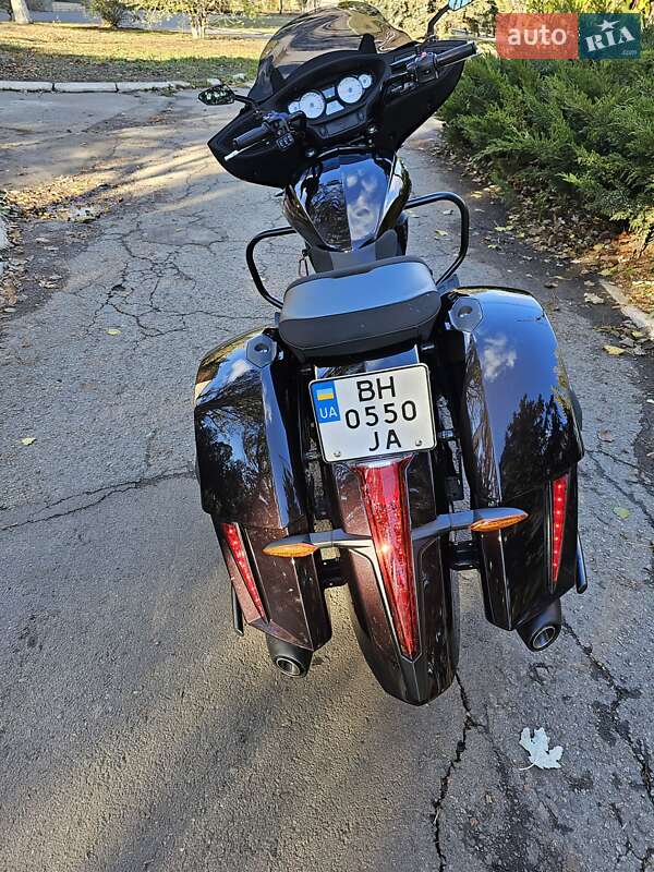 Мотоцикл Круізер Victory Cross Country Tour 2015 в Одесі